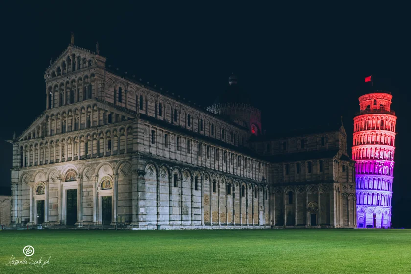 Torre di Pisa Illuminata