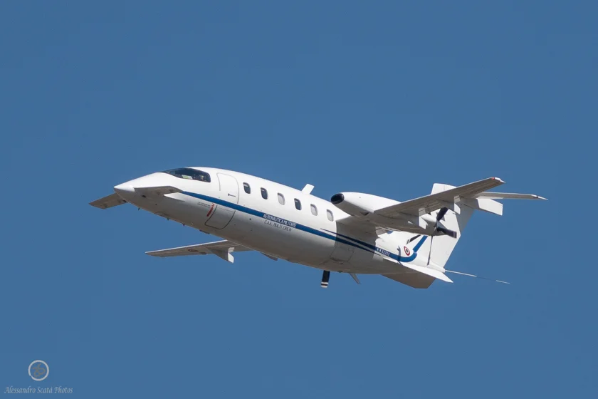 Piaggio P180